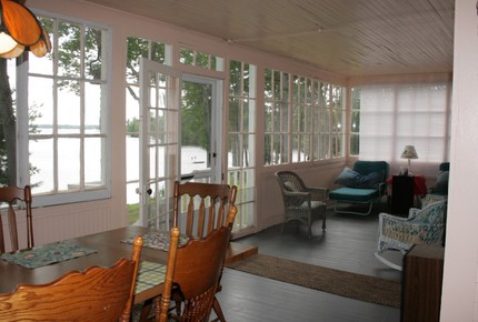 The Cottage In Moonlight Bay