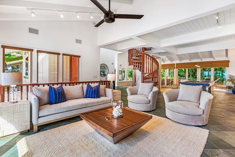 Rock Legend’s Maui Escape - Lahaina, Hawaii