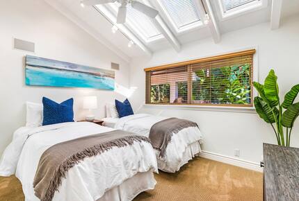 Rock Legend’s Maui Escape - Lahaina, Hawaii