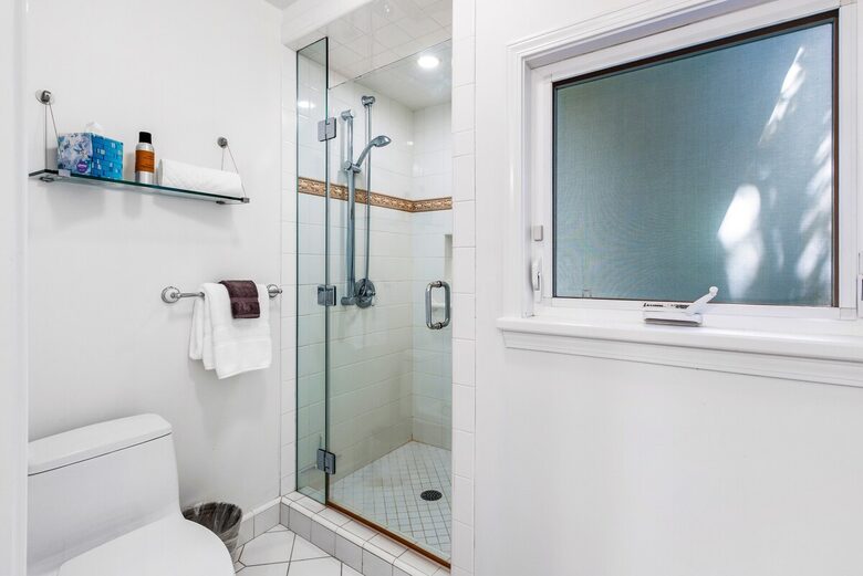 Rock Legend’s Maui Escape - Lahaina, Hawaii