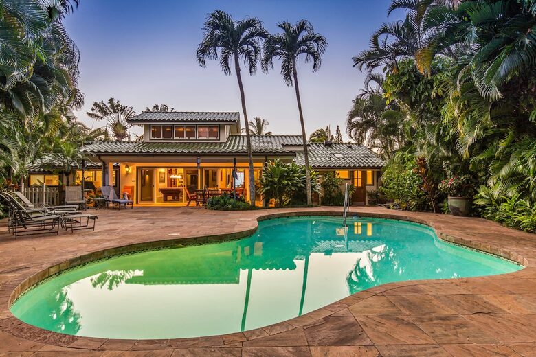 Rock Legend’s Maui Escape - Lahaina, Hawaii