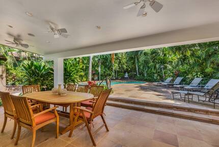 Rock Legend’s Maui Escape - Lahaina, Hawaii