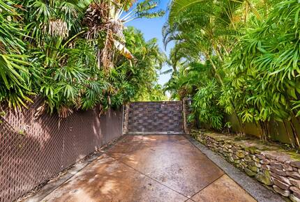 Rock Legend’s Maui Escape - Lahaina, Hawaii