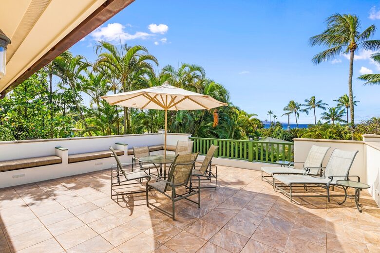 Rock Legend’s Maui Escape - Lahaina, Hawaii