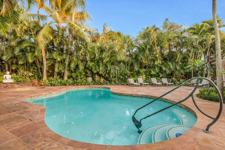 Rock Legend’s Maui Escape - Lahaina, Hawaii