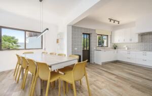 Stylish 5-Bedroom Algarve Retreat with Pool - Lagos, Portugal