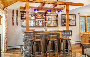 Cozy Mountain Escape with Hot Tub & Prime Access - Winhall, Vermont