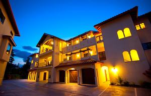 Columbia Cliff Villas - 2 Bedroom Pinnacle Suite - Hood River, Oregon