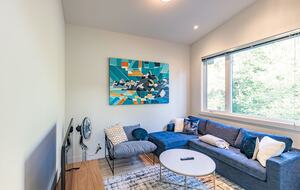 Tranquil Modern Retreat in the Sea-to-Sky Corridor - Squamish, Canada