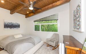 Tranquil Modern Retreat in the Sea-to-Sky Corridor - Squamish, Canada