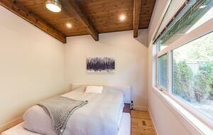 Tranquil Modern Retreat in the Sea-to-Sky Corridor - Squamish, Canada