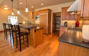 Columbia Cliff Villas - 2 Bedroom Pinnacle Suite - Hood River, Oregon