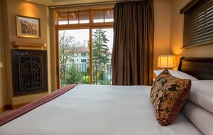 Columbia Cliff Villas - 2 Bedroom Pinnacle Suite - Hood River, Oregon