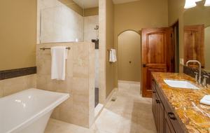 Columbia Cliff Villas - 2 Bedroom Pinnacle Suite - Hood River, Oregon