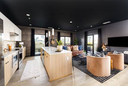 Pet Friendly | Skyline Views | Broadway | Pool - Nashville, Tennessee