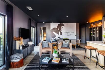 Pet Friendly | Skyline Views | Broadway | Pool - Nashville, Tennessee