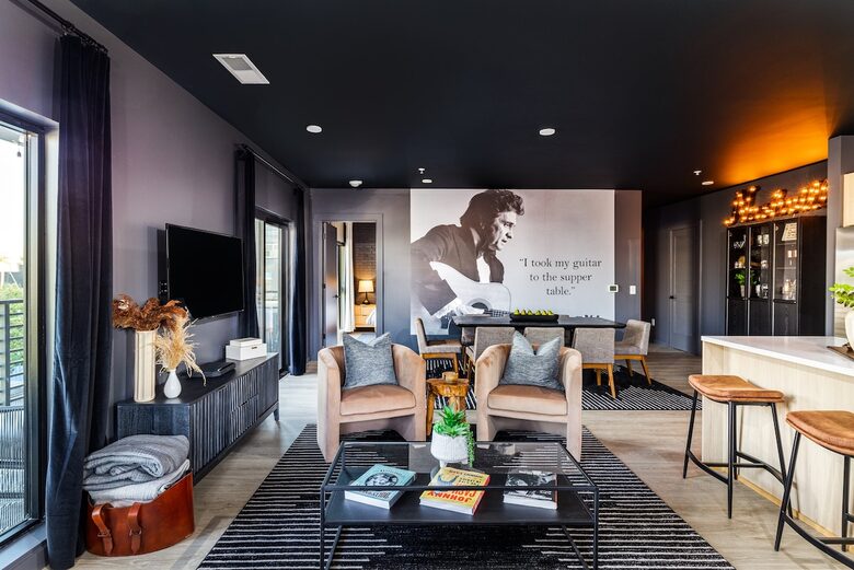 Pet Friendly | Skyline Views | Broadway | Pool - Nashville, Tennessee