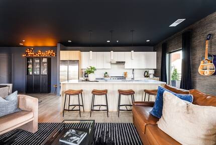 Pet Friendly | Skyline Views | Broadway | Pool - Nashville, Tennessee