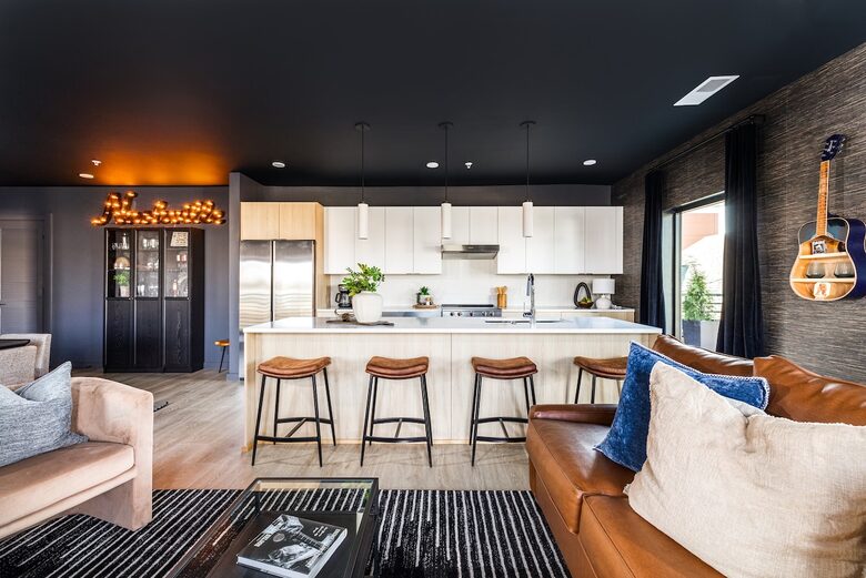 Pet Friendly | Skyline Views | Broadway | Pool - Nashville, Tennessee