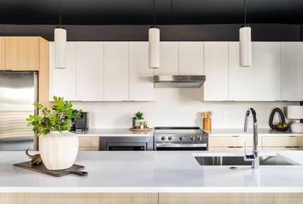 Pet Friendly | Skyline Views | Broadway | Pool - Nashville, Tennessee