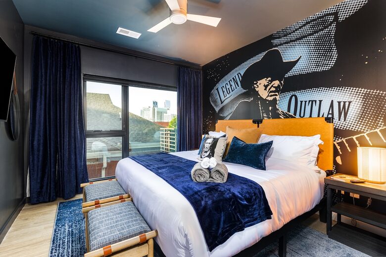 Pet Friendly | Skyline Views | Broadway | Pool - Nashville, Tennessee