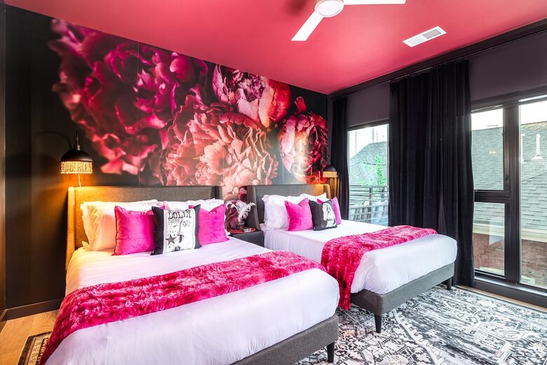 Pet Friendly | Skyline Views | Broadway | Pool - Nashville, Tennessee