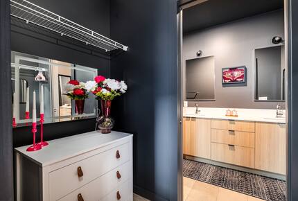 Pet Friendly | Skyline Views | Broadway | Pool - Nashville, Tennessee