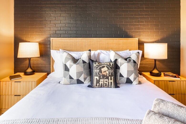 Pet Friendly | Skyline Views | Broadway | Pool - Nashville, Tennessee