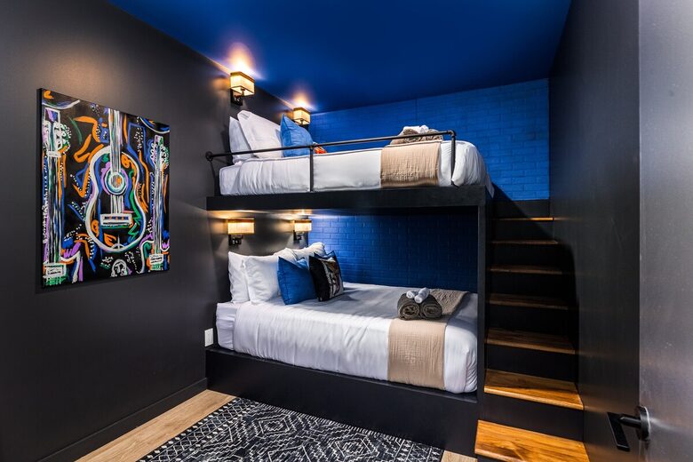 Pet Friendly | Skyline Views | Broadway | Pool - Nashville, Tennessee