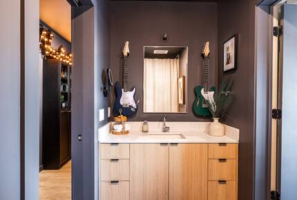 Pet Friendly | Skyline Views | Broadway | Pool - Nashville, Tennessee