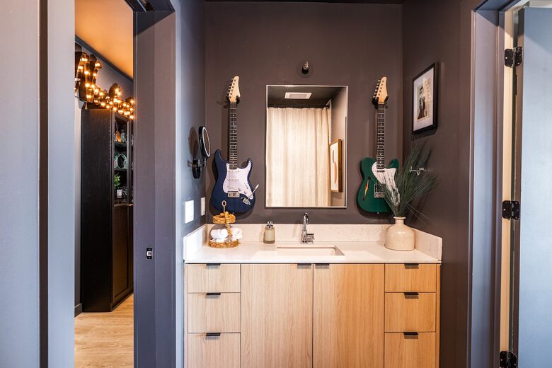 Pet Friendly | Skyline Views | Broadway | Pool - Nashville, Tennessee