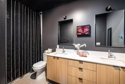 Pet Friendly | Skyline Views | Broadway | Pool - Nashville, Tennessee