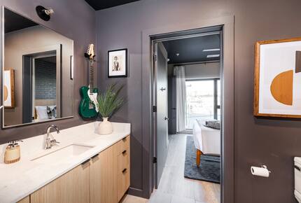 Pet Friendly | Skyline Views | Broadway | Pool - Nashville, Tennessee