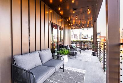 Pet Friendly | Skyline Views | Broadway | Pool - Nashville, Tennessee