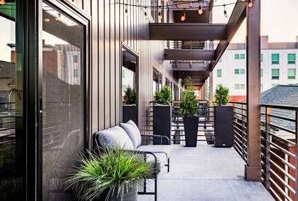 Pet Friendly | Skyline Views | Broadway | Pool - Nashville, Tennessee