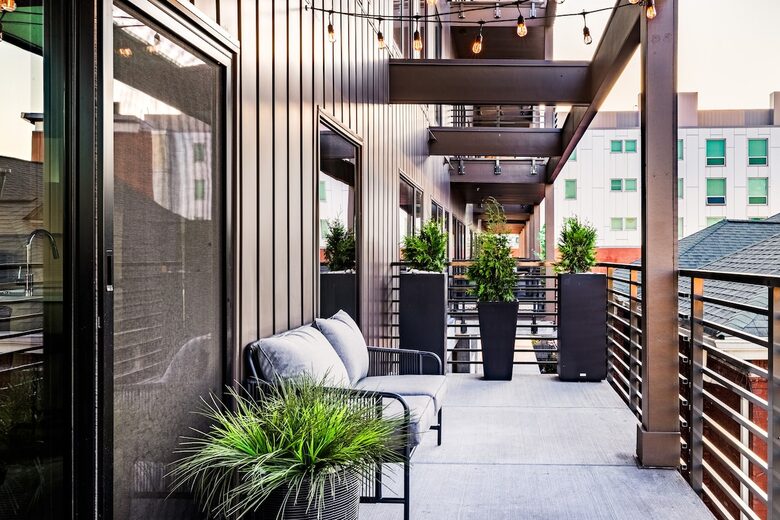 Pet Friendly | Skyline Views | Broadway | Pool - Nashville, Tennessee