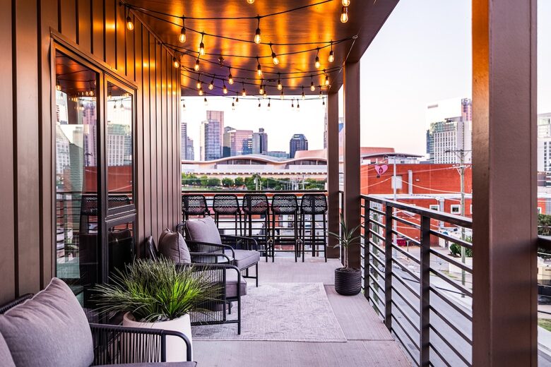 Pet Friendly | Skyline Views | Broadway | Pool - Nashville, Tennessee