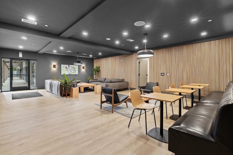 Pet Friendly | Skyline Views | Broadway | Pool - Nashville, Tennessee