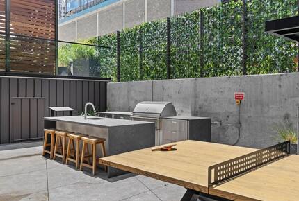 Pet Friendly | Skyline Views | Broadway | Pool - Nashville, Tennessee