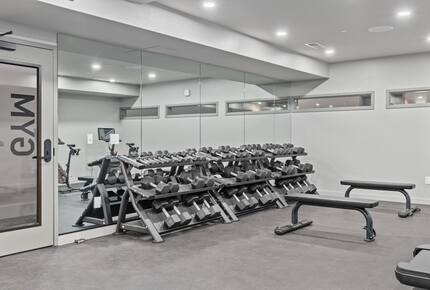 Pet Friendly | Skyline Views | Broadway | Pool - Nashville, Tennessee