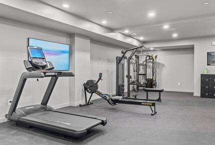 Pet Friendly | Skyline Views | Broadway | Pool - Nashville, Tennessee