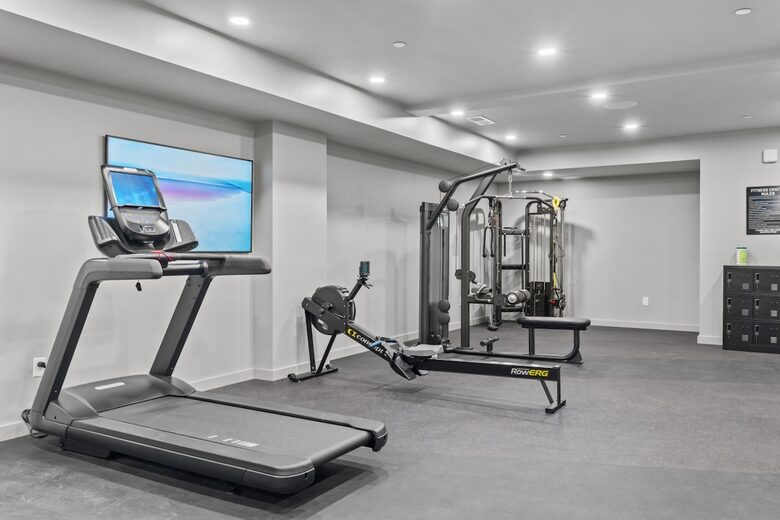 Pet Friendly | Skyline Views | Broadway | Pool - Nashville, Tennessee