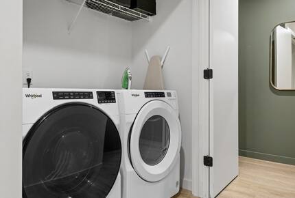 Pet Friendly | Skyline Views | Broadway | Pool - Nashville, Tennessee