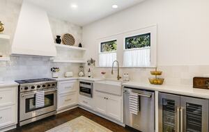 The Ella Norah | A Bespoke Luxury Retreat, Pool Spa - Smithville, Texas