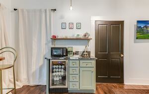 The Ella Norah | A Bespoke Luxury Retreat, Pool Spa - Smithville, Texas