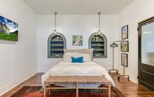 The Ella Norah | A Bespoke Luxury Retreat, Pool Spa - Smithville, Texas