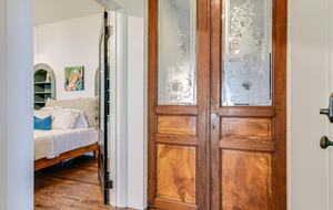 The Ella Norah | A Bespoke Luxury Retreat, Pool Spa - Smithville, Texas