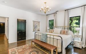 The Ella Norah | A Bespoke Luxury Retreat, Pool Spa - Smithville, Texas