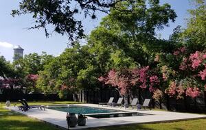 The Ella Norah | A Bespoke Luxury Retreat, Pool Spa - Smithville, Texas