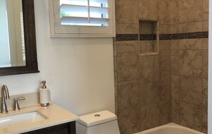 Jr. Primary Bedroom with tub shower combo